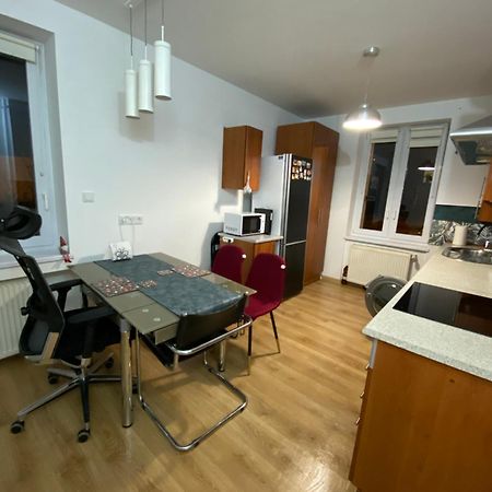 Apartament Czytelnia - Parking Gratis Познань Экстерьер фото